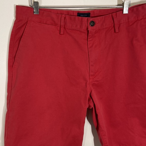 ✨3/$25✨GAP Khaki Shorts - 36W - Picture 2 of 5